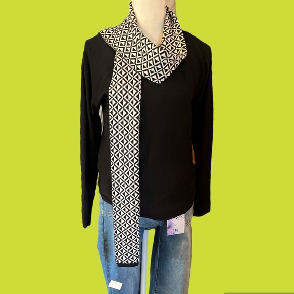 ADRIENNE VITTADINI Black Sweater with Matching Scarf, NEW - Picture 4 of 6
